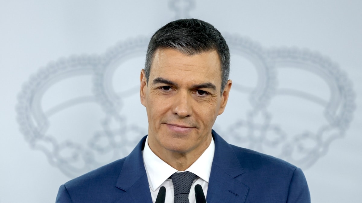 El presidente del Gobierno, Pedro Sánchez, comparece en rueda de prensa para anunciar las medidas que incluyen hasta 72.000 euros por casos de incapacidad