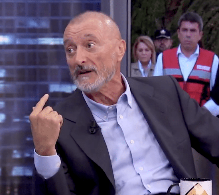 Pérez-Reverte critica en 'El Hormiguero' la "incompetencia criminal" tanto de la Generalitat como del Gobierno