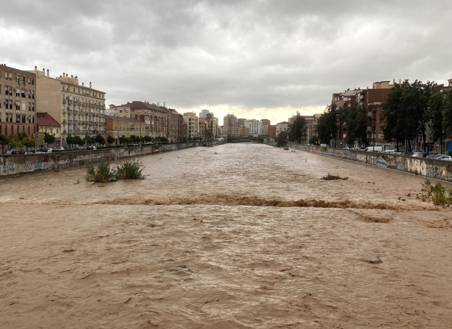 Aspecto que presenta el río Guadalmedina a su paso por Málaga este miércoles