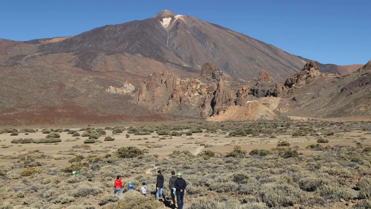 Foto de archivo del Teide tomada desde el Llano de Ucanca, en el Parque Nacional.