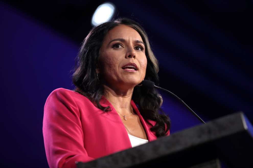 La congresista y exdemócrata Tulsi Gabbard en una conferencia en Kissimmee, Florida.