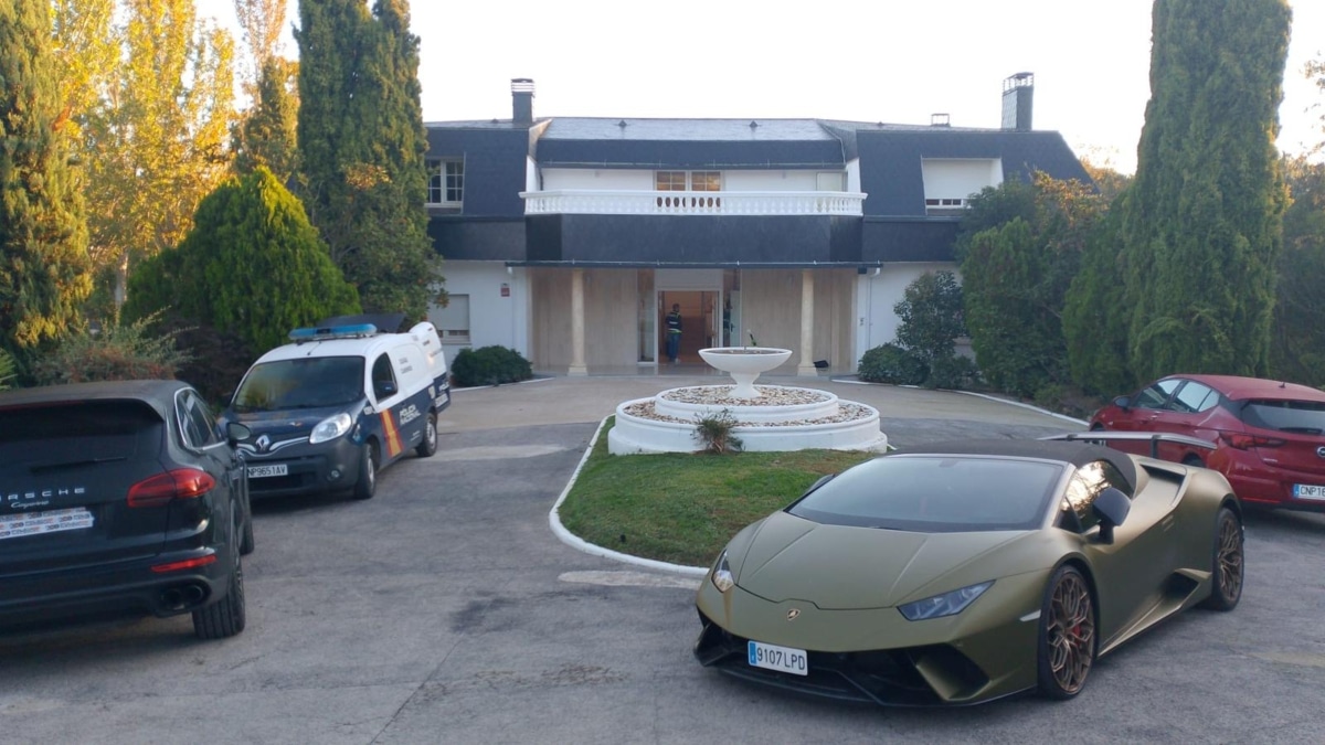 Los coches incautados de la vivienda de Eduardo M., socio del Policía Antiblanqueo arrestado por tráfico de drogas