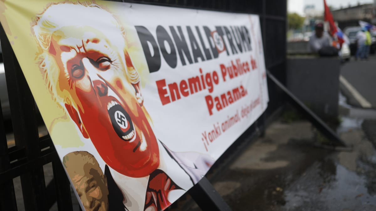 Cartel contra Donald Trump en Ciudad de Panamá.