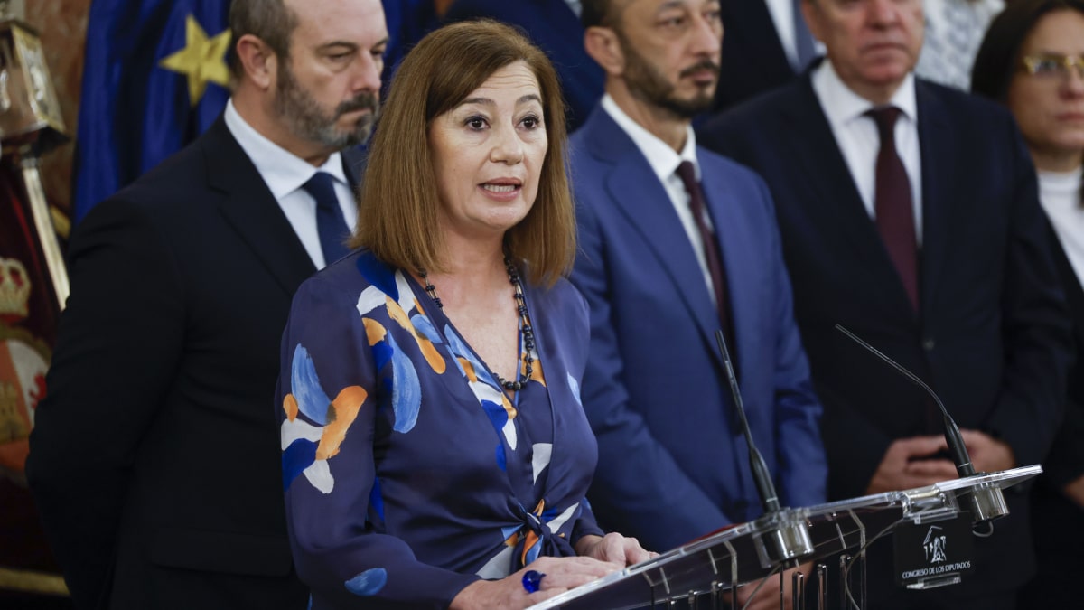 MADRID, 06/12/2024.- La presidenta del Congreso, Francina Armengol interviene durante un acto en el Congreso de los Diputados con motivo de la celebración del Día de la Constitución, este viernes en Madrid. EFE/ Chema Moya