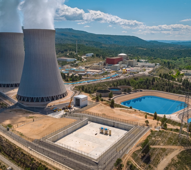 Endesa, Naturgy e Iberdrola acusan al Gobierno de asfixiar su negocio nuclear con un 70% más de impuestos