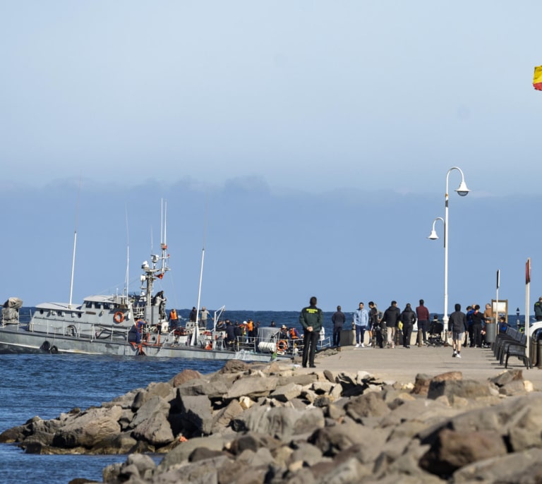 Una patrullera de Marruecos encalla muy cerca de la costa española