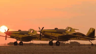 Los aviones que sobrevuelan los países buscando sus tesoros naturales