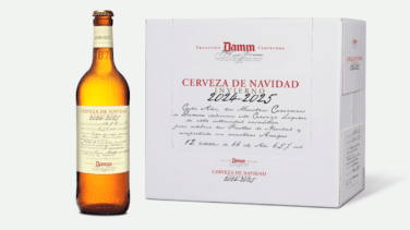 Densa, afrutada y brillante: vuelve la Cerveza de Navidad de Damm