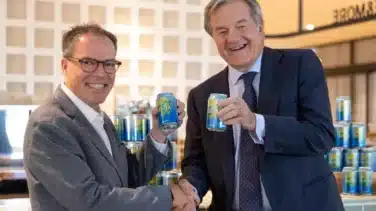 Nestlé y Damm sellan un acuerdo para fabricar y vender Nestea en España