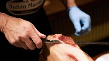 La mejor forma de cortar y conservar el jamón ibérico esta Navidad