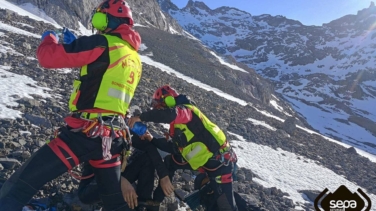 El saco y las rocas, así fue el 'milagro' que mantuvo vivo a Senén, el montañero herido y perdido cuatro días