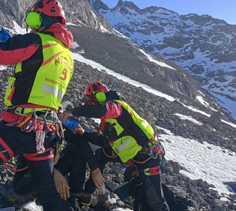 El saco y las rocas, así fue el 'milagro' que mantuvo vivo a Senén, el montañero herido y perdido cuatro días