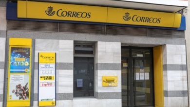 Correos, designado por el Gobierno como operador postal universal hasta 2030 en plena crisis de la compañía pública