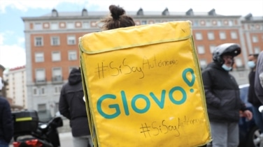 El fin de los 'falsos autónomos' de Glovo: "Ahora todos los focos están en Uber"