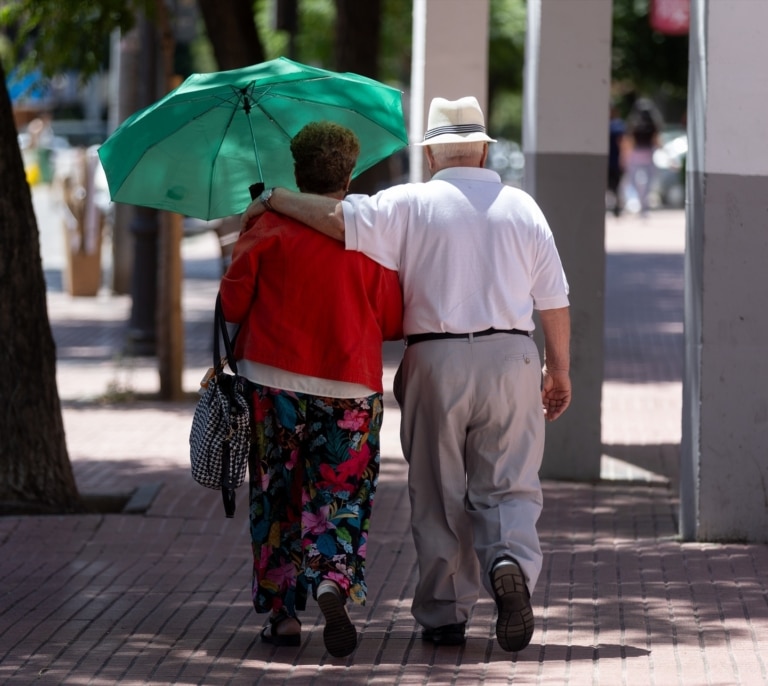 Las pensiones mínimas y las no contributivas, por debajo del SMI en 2025 a pesar de la última subida