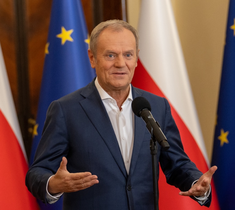 Donald Tusk blinda dos canales de televisión privados contra la desinformación 'del Este'