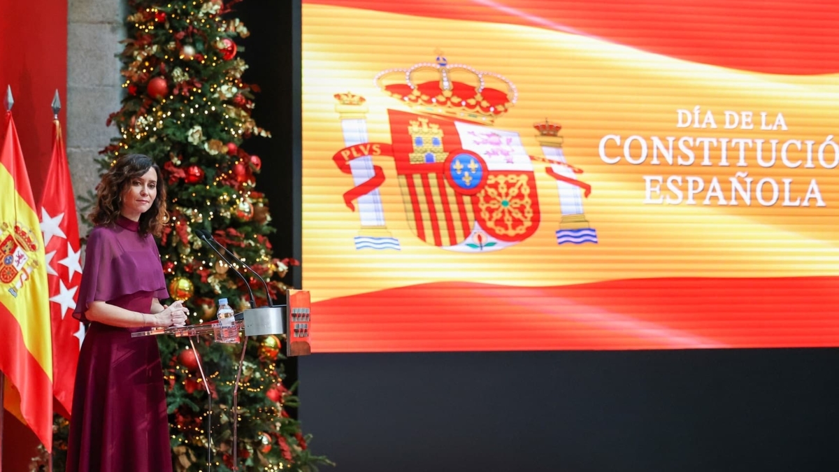 Ayuso preside el acto de la Constitución en la Comunidad de Madrid.