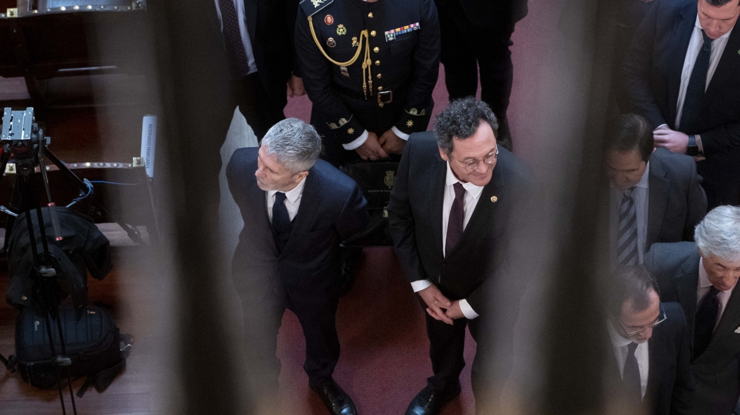 El ministro del Interior, Fernando Grande-Marlaska y el fiscal general del Estado, Álvaro García Ortiz, durante el acto de entrega de Despachos a las 62ª Promoción de la Carrera Fiscal, a 17 de diciembre de 2024, en Madrid (España)