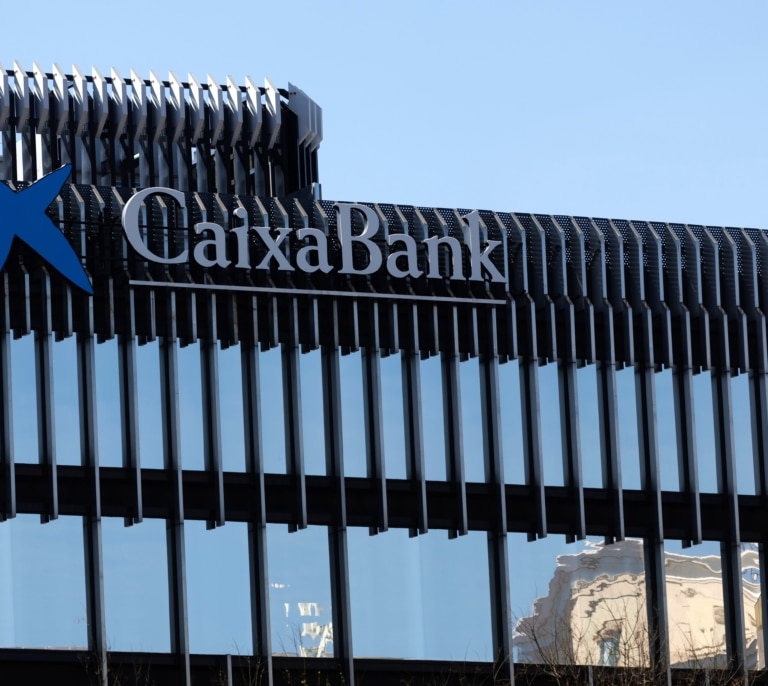 El servicio de CaxiaBank e Imagin, afectados por una "incidencia técnica" en pagos con tarjeta y cajeros, queda reestablecido