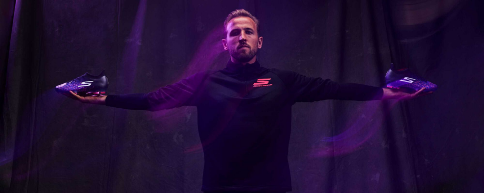 Foto promocional de Harry Kane con sus Skechers SKX_01