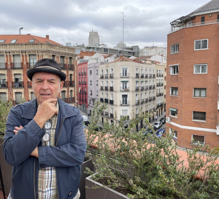 José María Guzmán, durante la entrevista con El Independiente, en la azotea de Warner Music en Madrid.