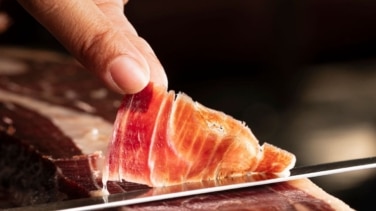 La OCU avisa de la diferencia de precio entre el Jamón Ibérico entero o en lochas