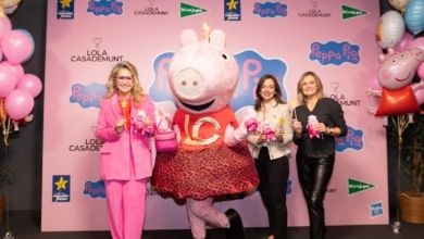 Lola Casademunt diseña el vestido del 20 cumpleaños de Peppa Pig