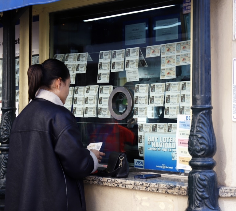 Facua alerta de los posibles fraudes con los décimos de Lotería de Navidad