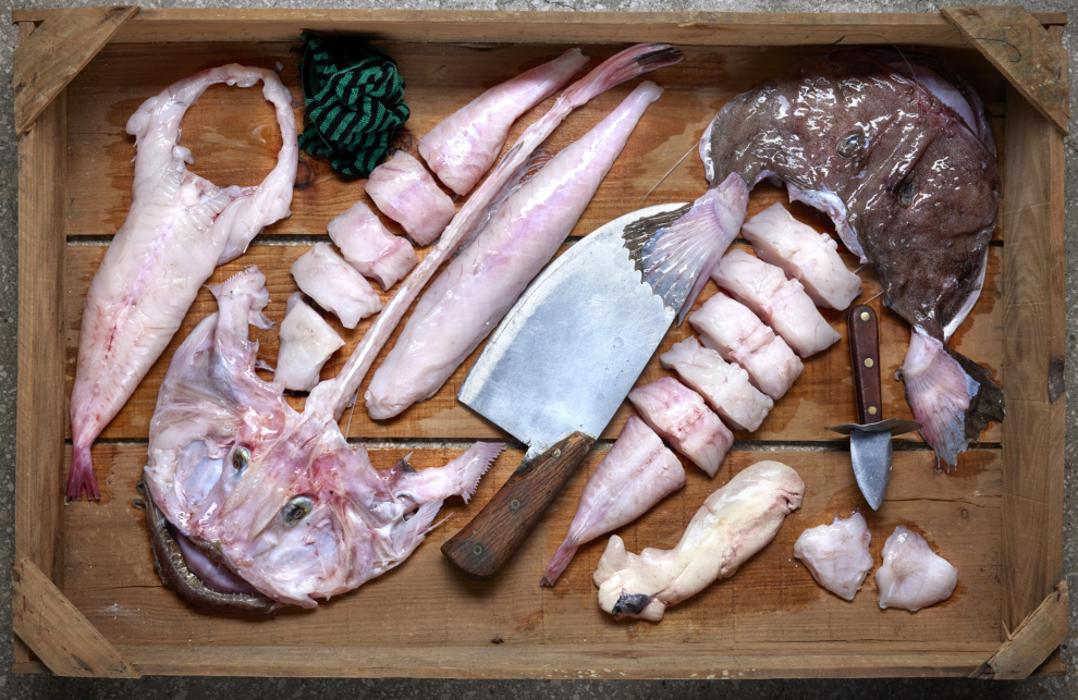 Fotografía del interior de libro Agallas. Pescaderías Coruñesas (Editorial Planeta Gastro).