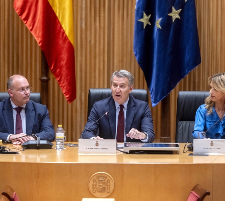 El PP acusa a Vox de "rescatar" al Gobierno y se niega a una foto con el ministro Torres por sus vínculos con Aldama