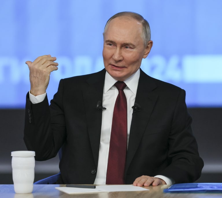 Putin dice que está dispuesto a reunirse con Trump pero desafía a EEUU con un "duelo" de misiles en Kiev