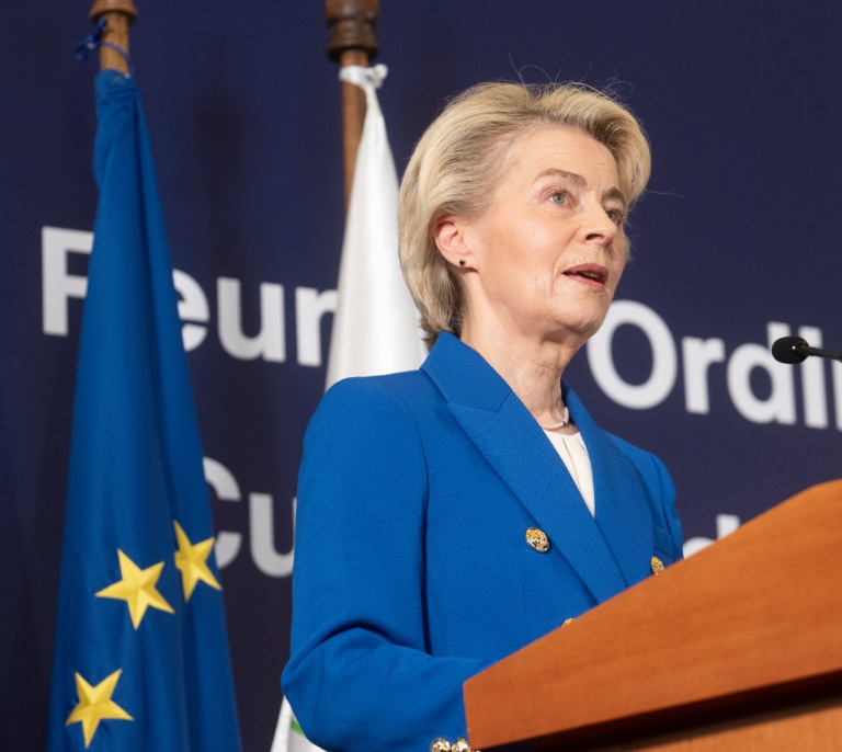 Von der Leyen desoye el 'no' de Macron y cierra un acuerdo "sin precedentes" entre la UE y Mercosur