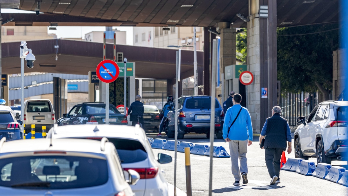 Marruecos incumple el acuerdo para abrir las aduanas en un nuevo órdago a España: "La estrategia es ahogarnos hasta echarnos"