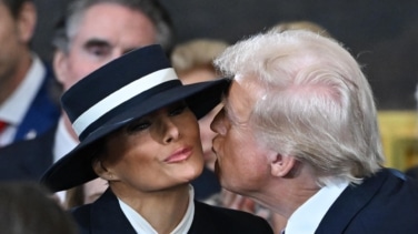 El sombrero antibesos de Melania Trump: la elección de estilo más comentada