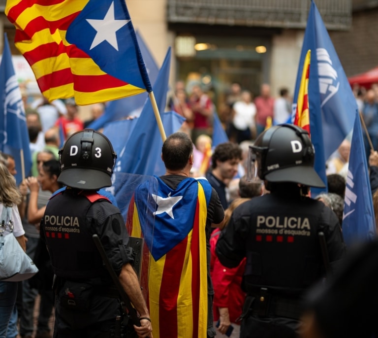 Un militante de Aliança Catalana, el partido  independentista y xenófobo de Silvia Orriols, herido tras un piquete en Barcelona