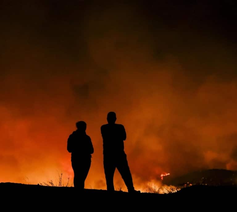 Hughes, el nuevo incendio cerca de Los Ángeles deja miles de evacuados