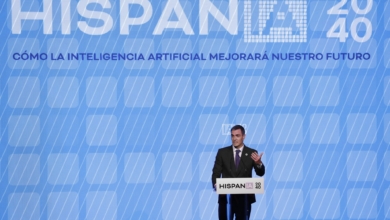 Sánchez arremete contra la "tecnocasta" que quiere controlar "la acción gubernamental de Occidente" y llama a la UE a "defender la democracia"