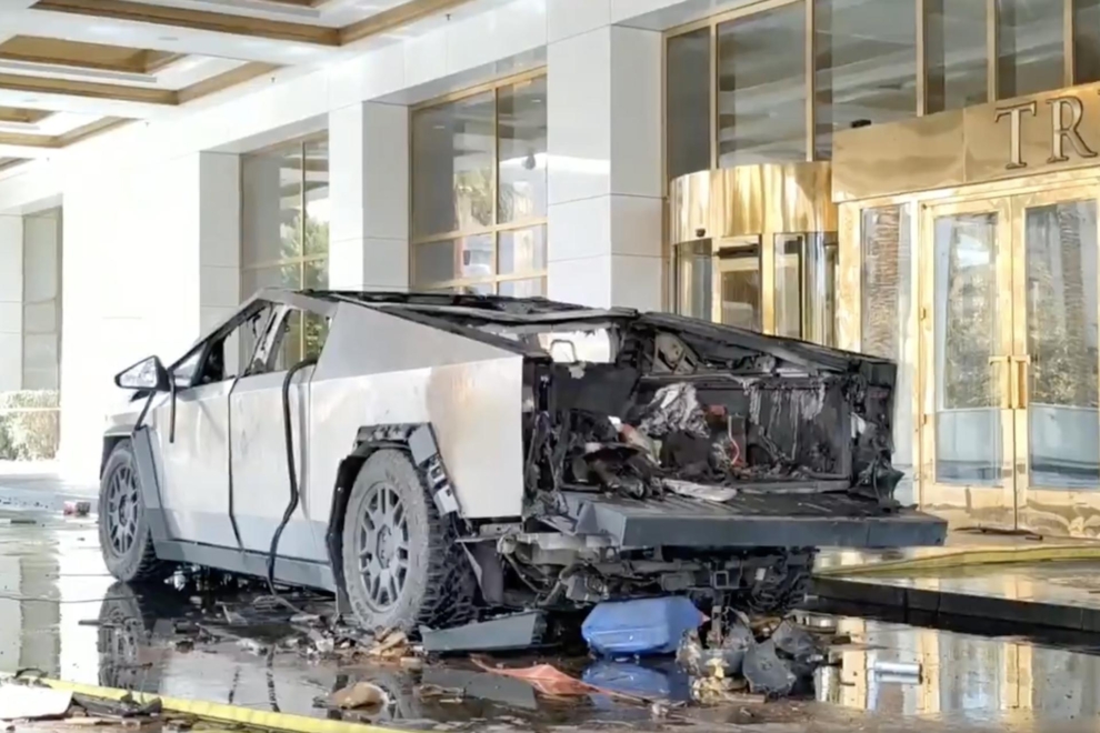 El vehículo Cybertruck (Tesla) que explotó a las puertas de un Trump Hotel en Las Vegas, Nevada, en Año Nuevo.