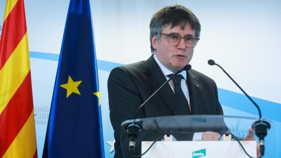 Puigdemont exige una reunión extraordinaria en Suiza al PSOE y advierte de que el riesgo de ruptura "es real"