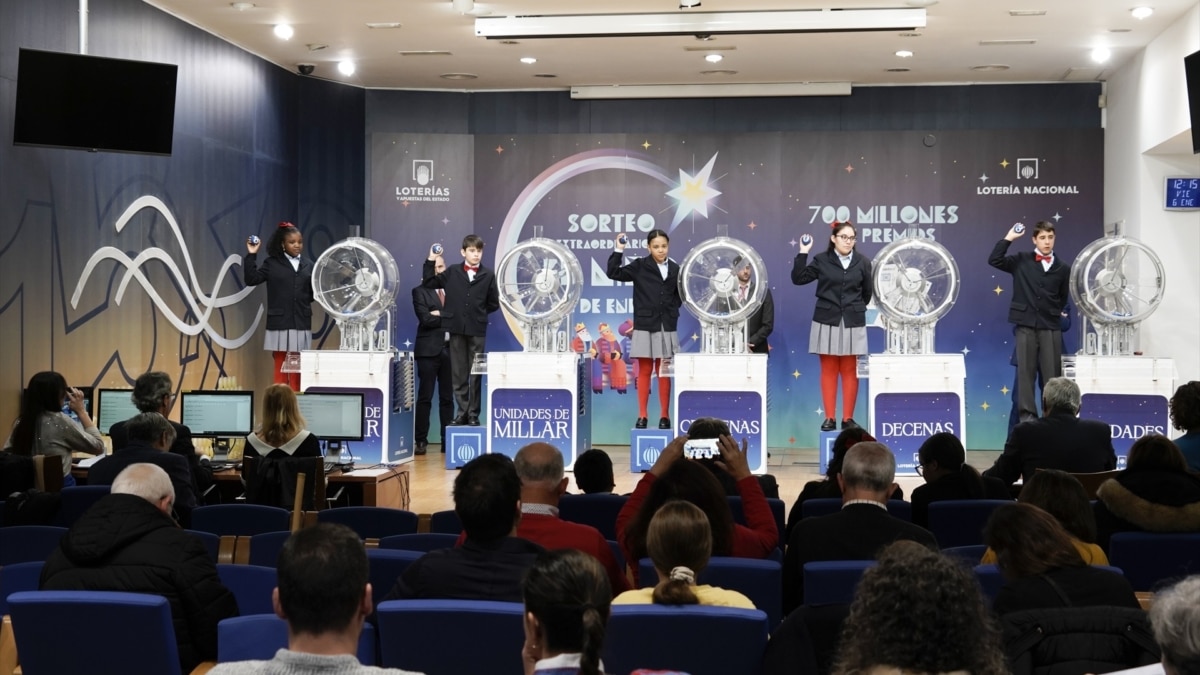 FOTO DE ARCHIVO. Los niños de San Ildefonso durante la celebración del Sorteo Extraordinario del Niño, a 6 de enero de 2023