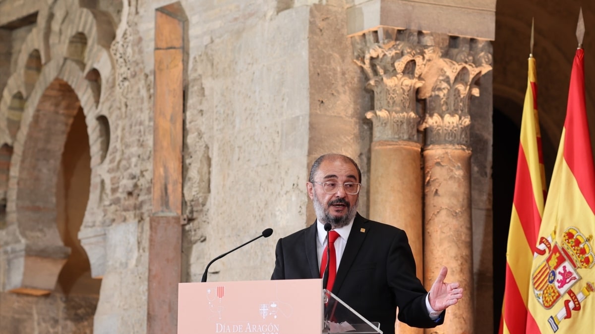 Javier Lambán interviene en la celebración del Día de Aragón, en el Palacio de la Aljafería