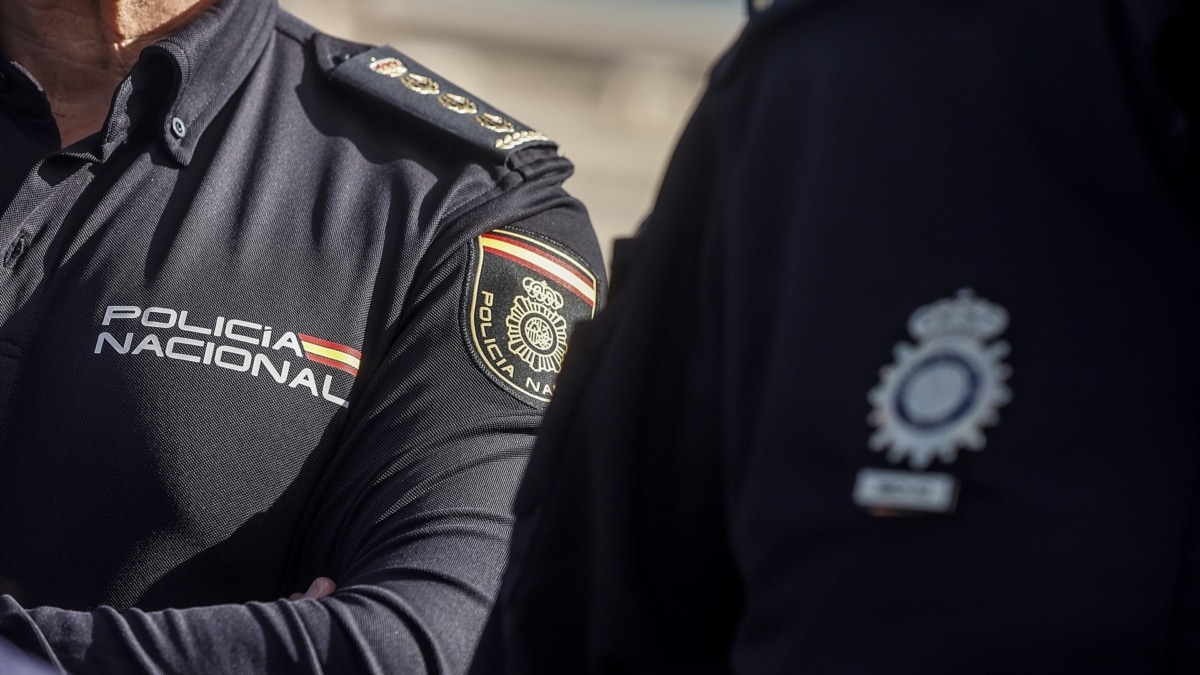 Un uniforme de un Agente de la Policía Nacional,