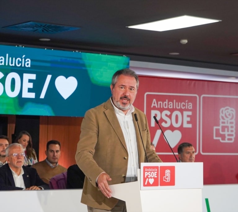 Espadas deja paso a Montero y renuncia a liderar el PSOE andaluz