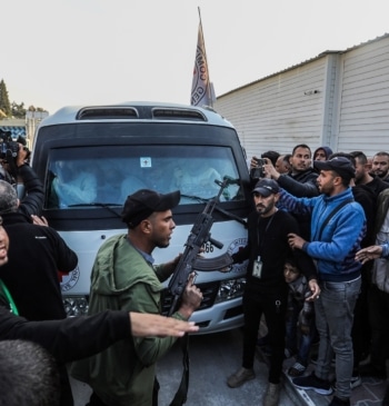 Albares propondrá enviar a la Guardia Civil al paso de Rafah (Gaza)