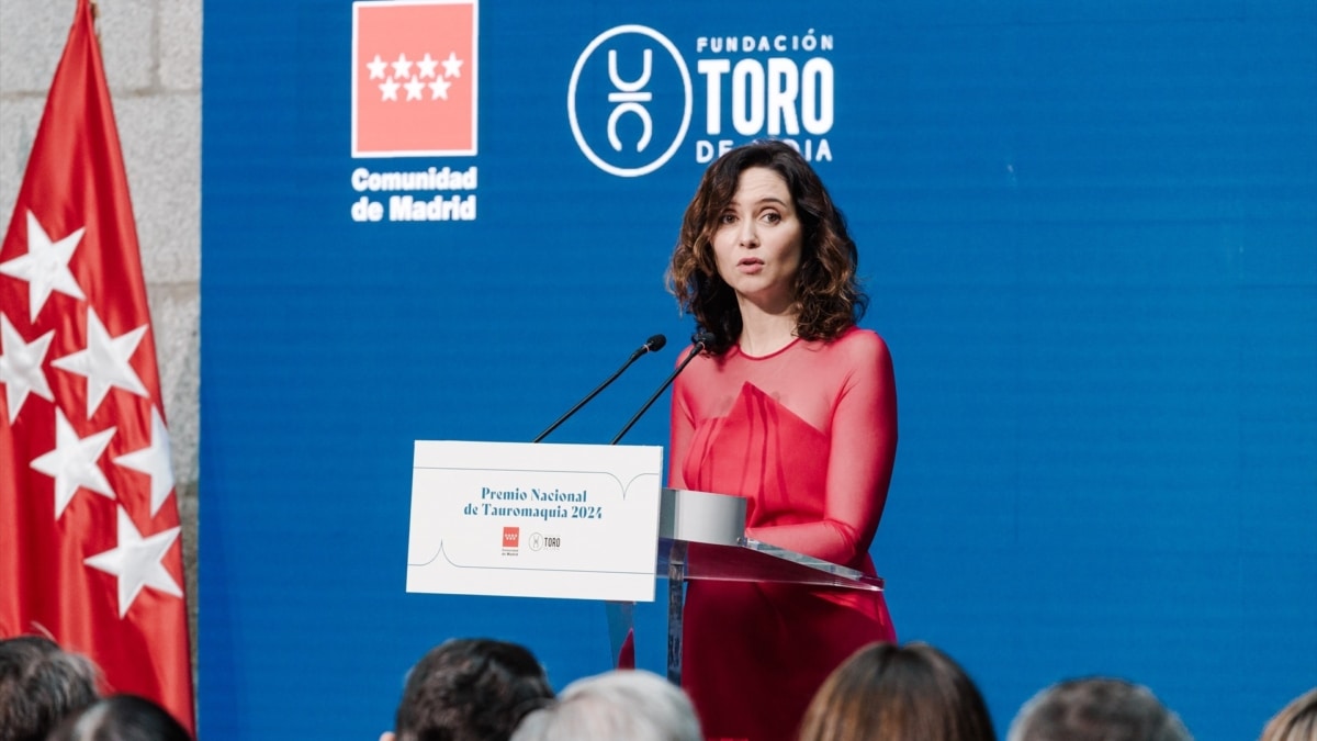 La presidenta de la Comunidad de Madrid, Isabel Díaz Ayuso, interviene durante la presentación del Premio Nacional de Tauromaquia, en la Real Casa de Correos