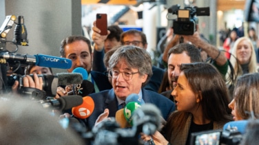 Sánchez y Puigdemont, náufragos sin acción