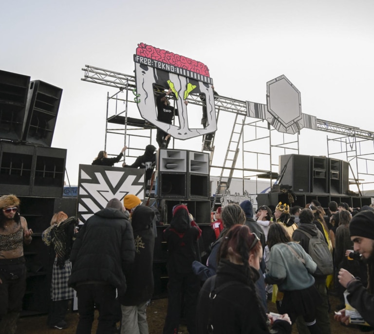 A tope hasta Reyes: la rave de Ciudad Real afronta el fin de semana entre protestas de los ecologistas