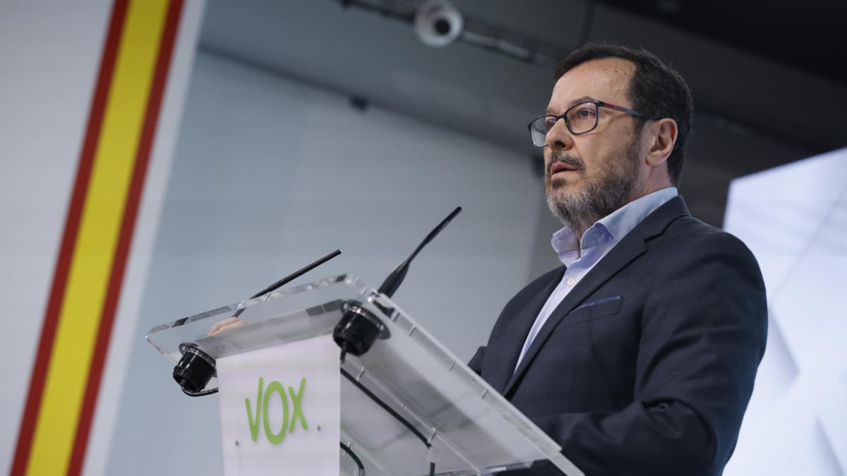 El portavoz nacional de Vox, José Antonio Fúster, en su comparecencia este lunes desde la sede del partido en Madrid