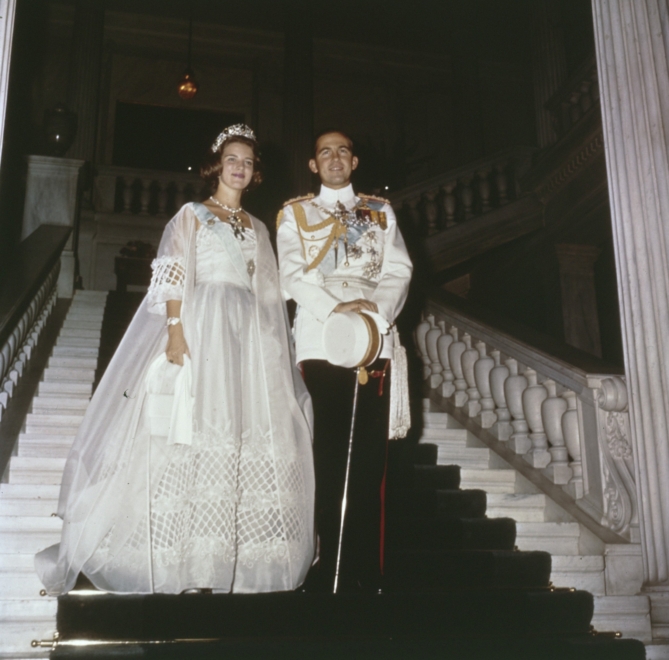 El vestido de Ana María de Grecia, de dos días antes de su boda con Constantino II, ha reaparecido en Tatoi. 