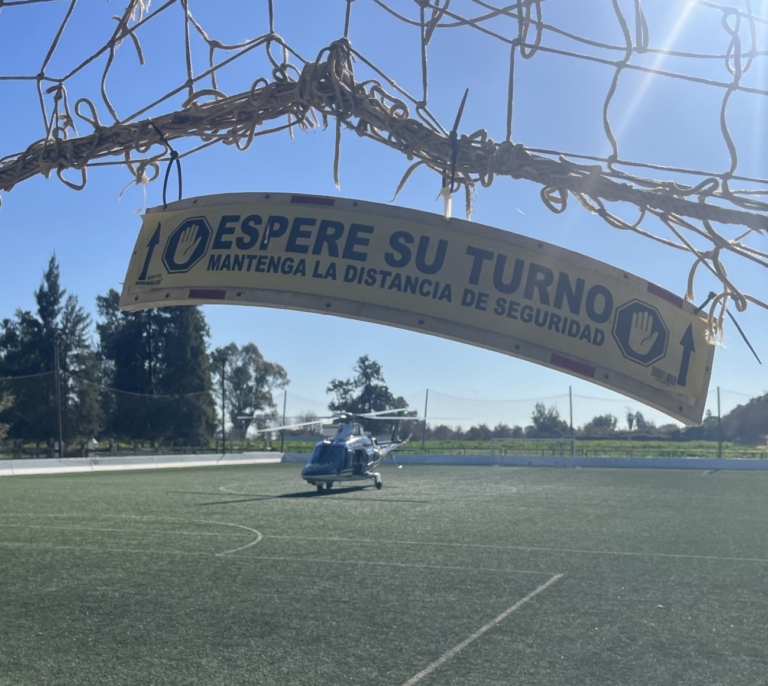 Javier Conde llega en helicóptero al fuerte de Morante procedente de Miura